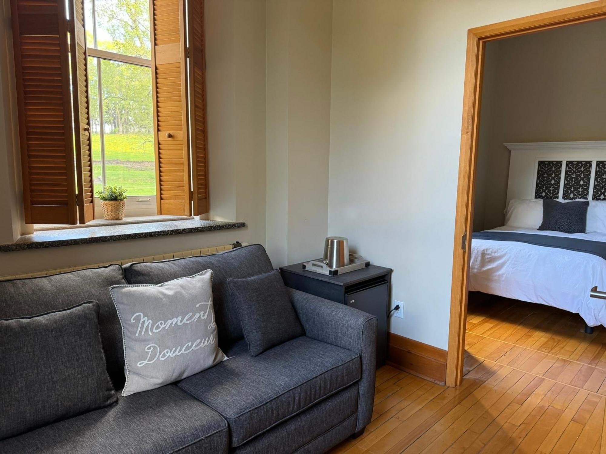 Auberge De L'Abbaye D'Oka Eksteriør bilde