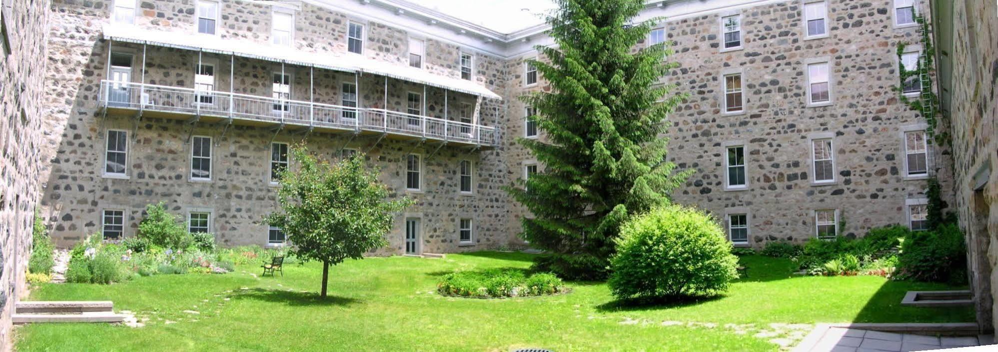 Auberge De L'Abbaye D'Oka Eksteriør bilde